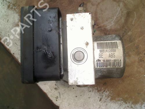 Used ABS pump CITROËN C3 I (FC_, FN_) 1.4 i (73 hp) 27642179