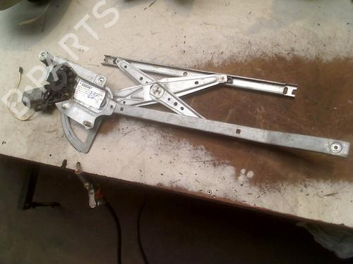 Used Front left window mechanism RENAULT MEGANE I Cabriolet (EA0/1_) 1.6 16V (EA04, EA0B, EA11, EA1J) (107 hp) 30320465
