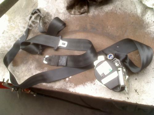 Sikkerhedssele foran højre Sikkerhedssele foran højre SKODA OCTAVIA II Combi (1Z5) 1.2 TSI (105 hp) 34153701 34153701