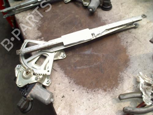 Elevalunas delantero derecho LEXUS IS II (_E2_) 250 (GSE20) (208 hp) 31260117