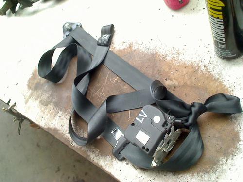 Ceinture de sécurité avant gauche Ceinture de sécurité avant gauche 37202069 37202069