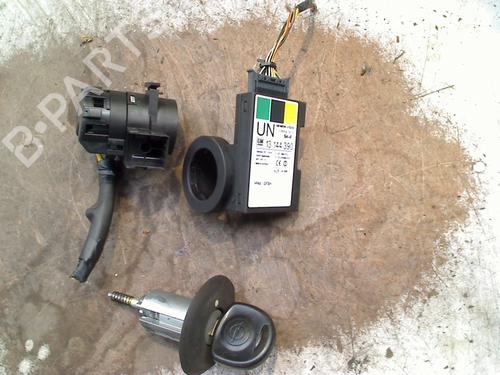 Used Ignition barrel OPEL AGILA A (H00) 1.0 (F68) (60 hp) 32452531