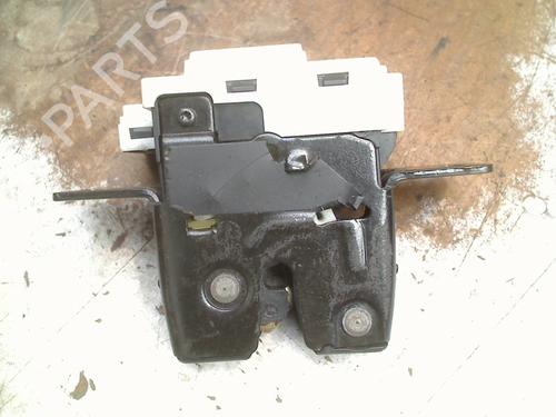 Used Tailgate lock RENAULT CLIO III (BR0/1, CR0/1) 1.2 16V (BR0R, BR1D, BR1L, CR0R) (65 hp) 28602487
