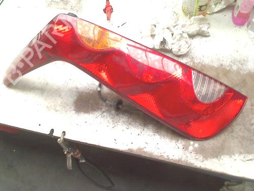 Feu arrière gauche NISSAN NOTE (E11, NE11) 1.6 (110 hp) 32366071