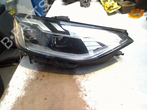 Used Right headlight AUDI A4 B9 Avant (8W5, 8WD) 40 TFSI Mild Hybrid (190 hp) 32481100