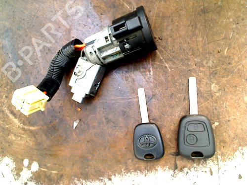 Used Ignition barrel TOYOTA AYGO (_B1_) 1.0 (KGB10_, KGB10R) (68 hp) 30515195