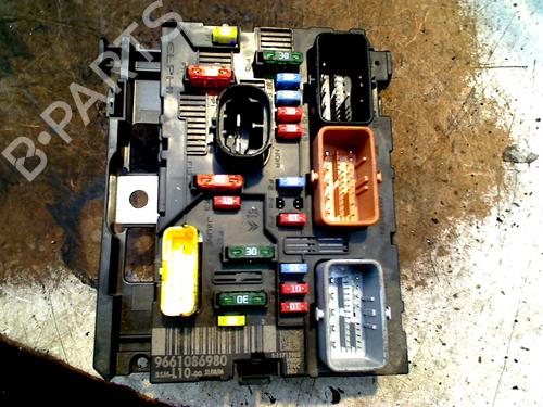 Used Comfort control module PEUGEOT 207 (WA_, WC_) 1.4 16V (88 hp) 31028353