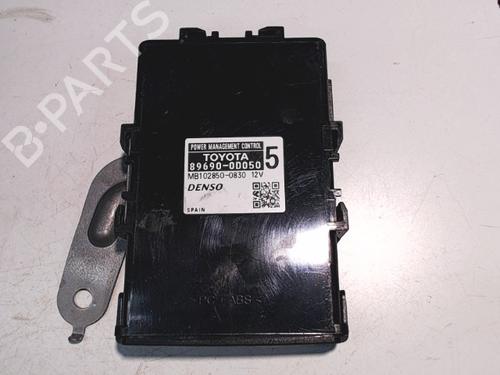 Used Electronic module TOYOTA YARIS (_P13_) 1.0 (KSP130_, KSP130) (69 hp) 23273166