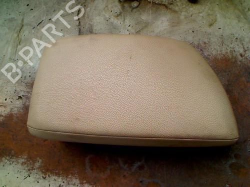 Used Armrest / Center console Armrest / Center console 39447883 39447883