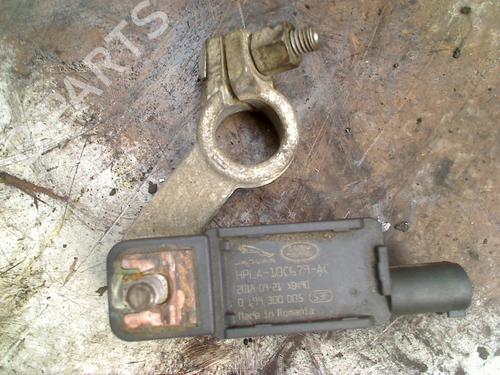 Used Fuse box Fuse box 31952932 31952932