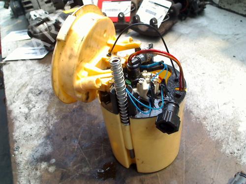 Used Fuel pump BMW 3 (E90) 320 d (184 hp) 30388199