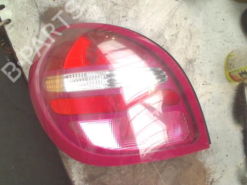 Feu arrière gauche NISSAN ALMERA II Hatchback (N16) 1.5 (90 hp) 32366080