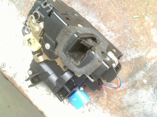 Front right lock VW POLO IV (9N_, 9A_) 1.4 16V | BP29753723C97 