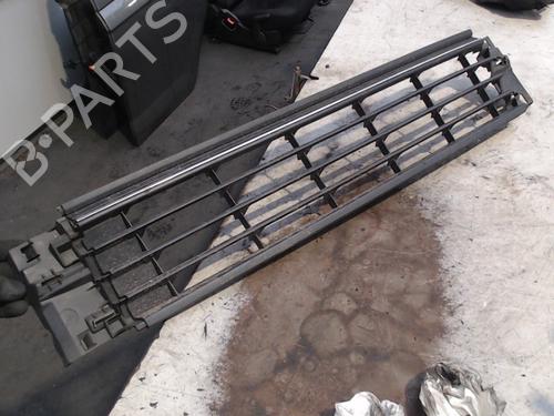 Used Grille VW POLO V (6R1, 6C1) 1.4 TDI (90 hp) 23457502