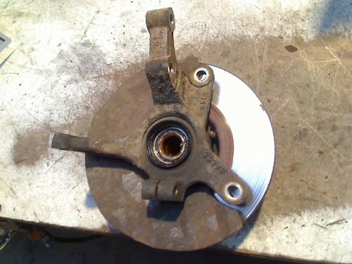 Used Left front steering knuckle DAEWOO MATIZ (M100, M150) 0.8 (52 hp) 30544191