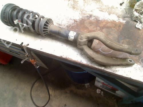 Used Left front shock absorber Left front shock absorber 33021598 33021598