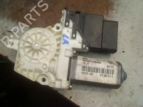 Motor elevalunas trasero izquierdo VW GOLF IV (1J1) 1.6 (102 hp) 31147520