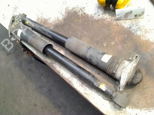 right-rear-shock-absorber-vw-golf-vii-variant-ba5-bv5-2013-2014-2015-2016-2017-2018-2019-2020-2021-2022-32738039 main image