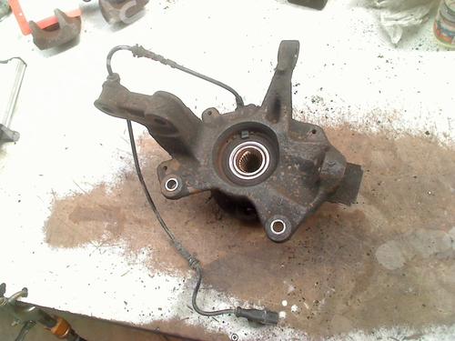 Mangueta delantera derecha Mangueta delantera derecha RENAULT MEGANE III Hatchback (BZ0/1_, B3_) 1.6 16V (BZ1B, BZ1H) (110 hp) 36116289 36116289
