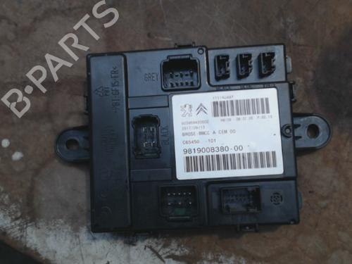 Used Control unit Control unit PEUGEOT 3008 II SUV (MC_, MR_, MJ_, M4_) 1.2 THP/ PureTech 130 (MRHNSM, MRHNSU, MRHNSJ, MRHNYW,... (131 hp) 40533778 40533778