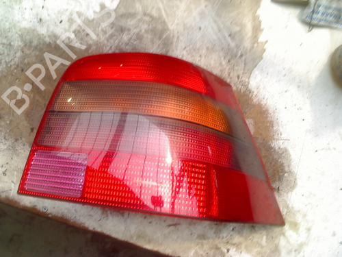 Højre baglygte VW GOLF IV (1J1) 1.4 16V (75 hp) 28602460
