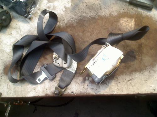 Veiligheidsgordel voor rechts SUZUKI SWIFT III (MZ, EZ) 1.3 (RS413, ZC11S) (92 hp) 31312232