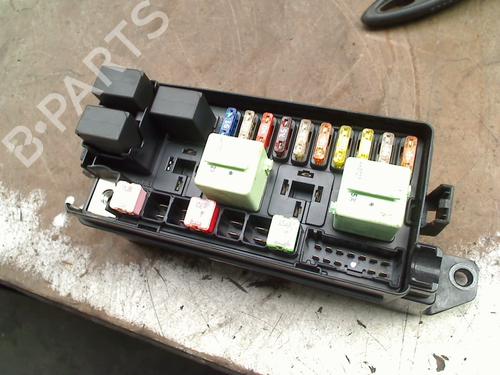 Used Fuse box MINI MINI (R56) One (95 hp) 33045059