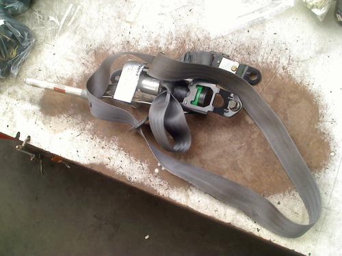 Used Front left seatbelt Front left seatbelt VOLVO V70 II (285) 2.4 (140 hp) 35947297 35947297