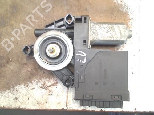 Left front window motor VOLVO XC90 II (256) D5 AWD | BP32727765E21 - Image 2