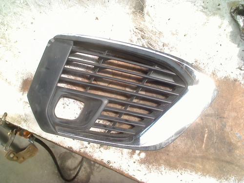 Grill PEUGEOT 5008 II (MC_, MJ_, MR_, M4_) 1.2 THP (MRHNYH, MRHNYW, MRHNSJ, MRHNSU, MRHNSM) (131 hp) 27718243