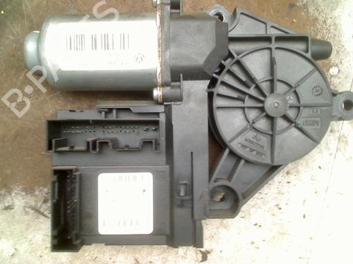 Motor elevalunas delantero derecho Motor elevalunas delantero derecho VW TOURAN (1T1, 1T2) 1.4 TSI (140 hp) 36274618 36274618
