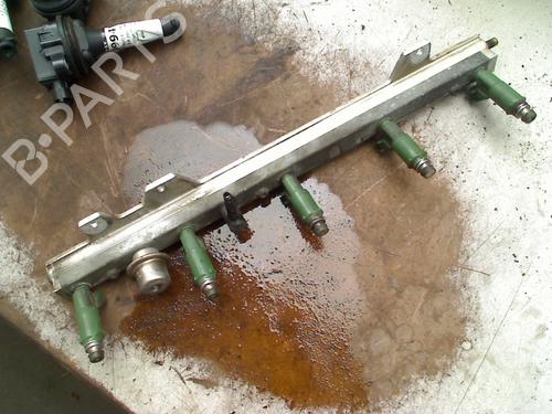 Used Injection rail Injection rail VOLVO V70 II (285) 2.4 (140 hp) 36640517 36640517