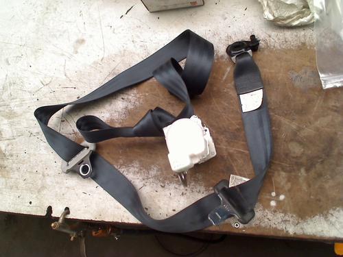 Sikkerhedssele bag venstre Sikkerhedssele bag venstre TOYOTA YARIS (_P9_) 1.3 VVT-i (SCP90_, SCP90R) (87 hp) 36809796 36809796