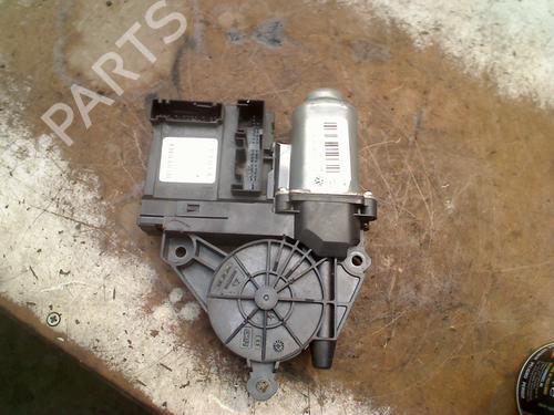Left front window motor SUZUKI SWIFT III (MZ, EZ) 1.3 (RS413, ZC11S) | BP31147524E21