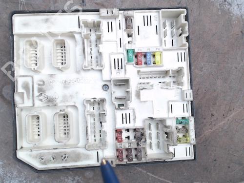 Zekeringkast RENAULT MASTER III Bus (JV) 2.3 dCi 110 FWD (JV0R, JV0W) (110 hp) 33044980