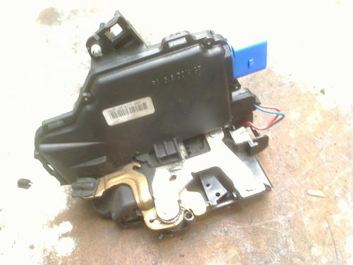 Used Front right lock VW POLO IV (9N_, 9A_) 1.4 16V (75 hp) 29753723