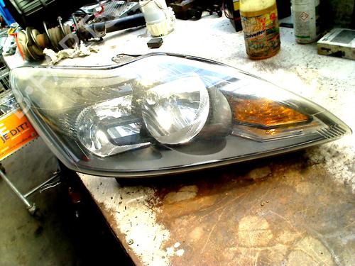 Used Right headlight FORD FOCUS II Turnier (DA_, FFS, DS) 1.6 (100 hp) 30624689