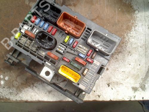 Dør styreenhed Dør styreenhed PEUGEOT 5008 (0U_, 0E_) 1.6 16V (156 hp) 33933701 33933701