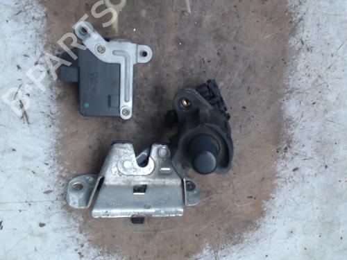Used Tailgate lock PEUGEOT 107 (PM_, PN_) 1.0 (68 hp) 25900011