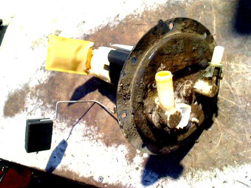 Bränslepump DAIHATSU CUORE V (L7_) 1.0 DVVT (L700S) (58 hp) 30542498