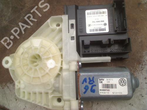 Motor elevalunas delantero derecho Motor elevalunas delantero derecho VW GOLF VI (5K1) 1.2 TSI (86 hp) 36274617 36274617