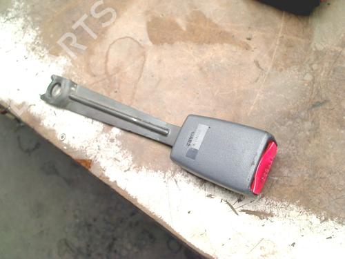 Used Seat buckle TOYOTA YARIS (_P1_) 1.3 (NCP10, SCP12_) (86 hp) 32473711