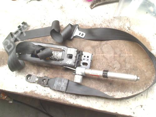 Used Front right seatbelt Front right seatbelt VOLVO V50 (545) 1.8 (125 hp) 33029516 33029516
