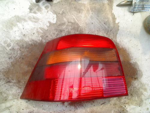 Venstre baglygte VW GOLF IV (1J1) 1.4 16V (75 hp) 28602461