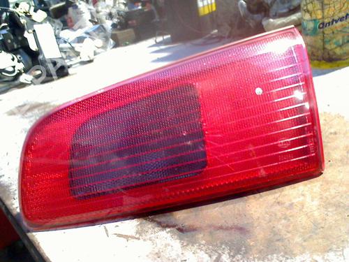 Farolim direito da mala MAZDA 2 (DY) 1.4 (80 hp) 31260252