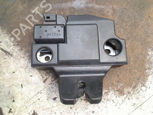 Used Tailgate lock LEXUS IS II (_E2_) 250 (GSE20) (208 hp) 30320487