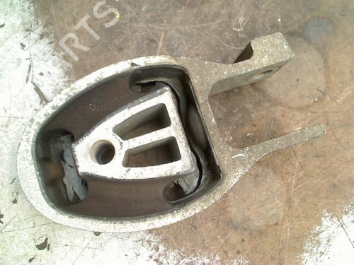 Support de moteur VOLVO V70 III (135) T4 (180 hp) 31174939