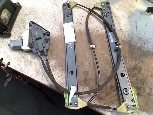 Used Front left window mechanism Front left window mechanism AUDI A1 Sportback (8XA, 8XF) 1.0 TFSI (95 hp) 32727689 32727689
