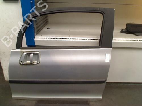 Used Left front door Left front door PEUGEOT 1007 (KM_) 1.4 (75 hp) 33286623 33286623