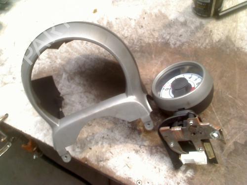 Afficheur PEUGEOT 107 (PM_, PN_) 1.0 (68 hp) 33001137